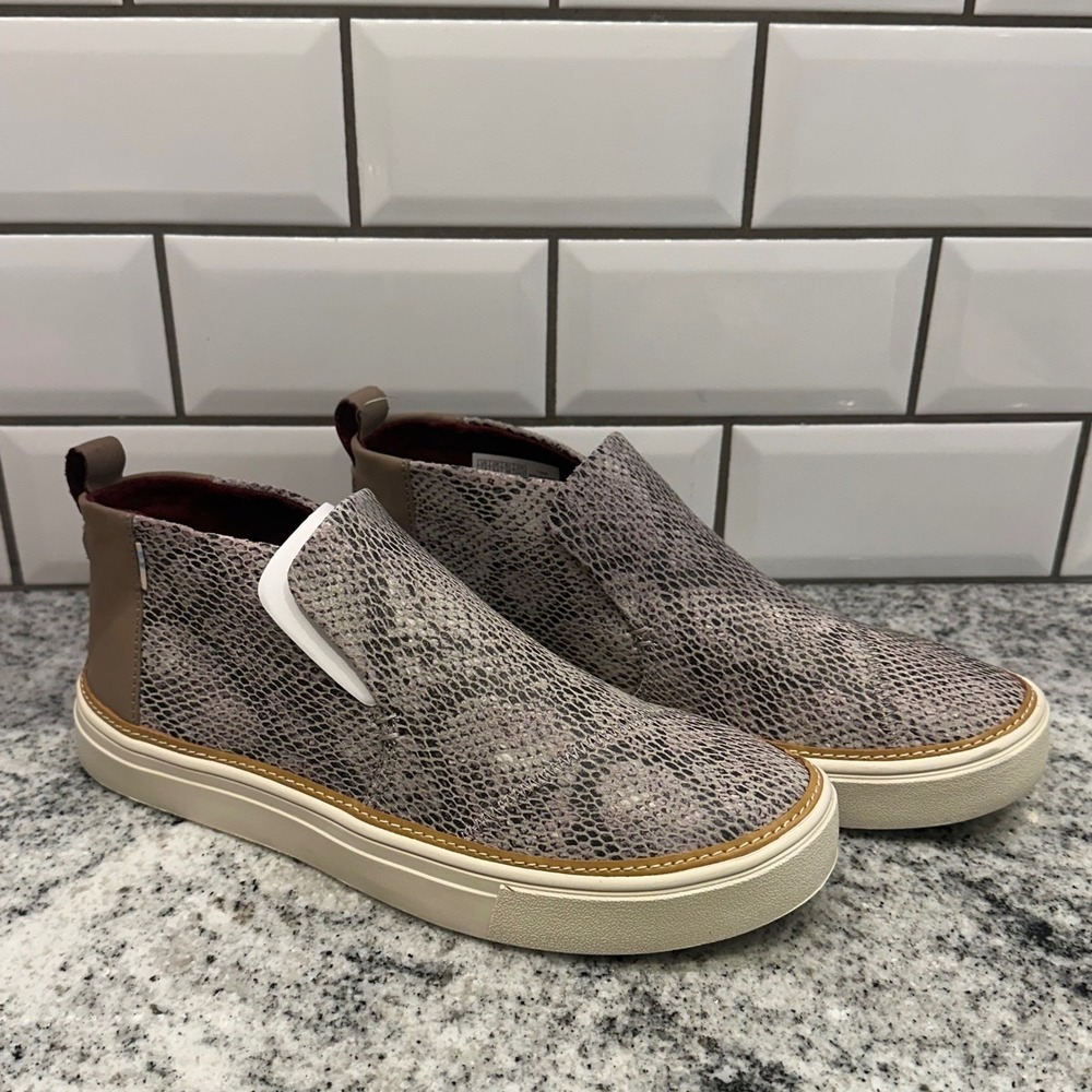 TOMS Womens 7.5 Paxton Slip On Sneaker Cobblestone Snake Printed Suede Shoes